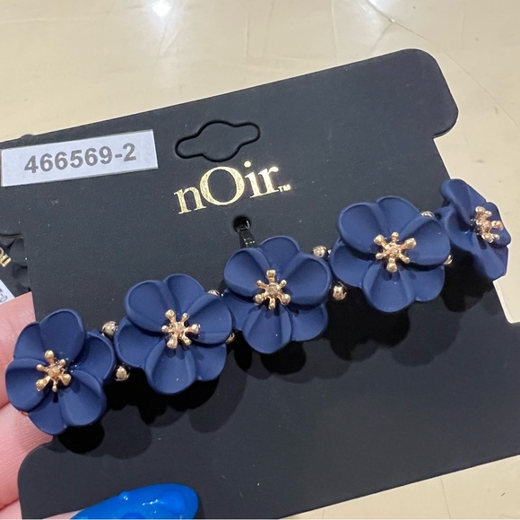 NWT nOir flower bracelet bundle - Picture 3 of 5